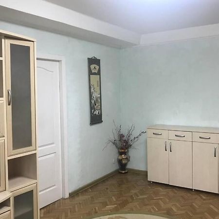 Уютненькая Квартирка Kiev Esterno foto